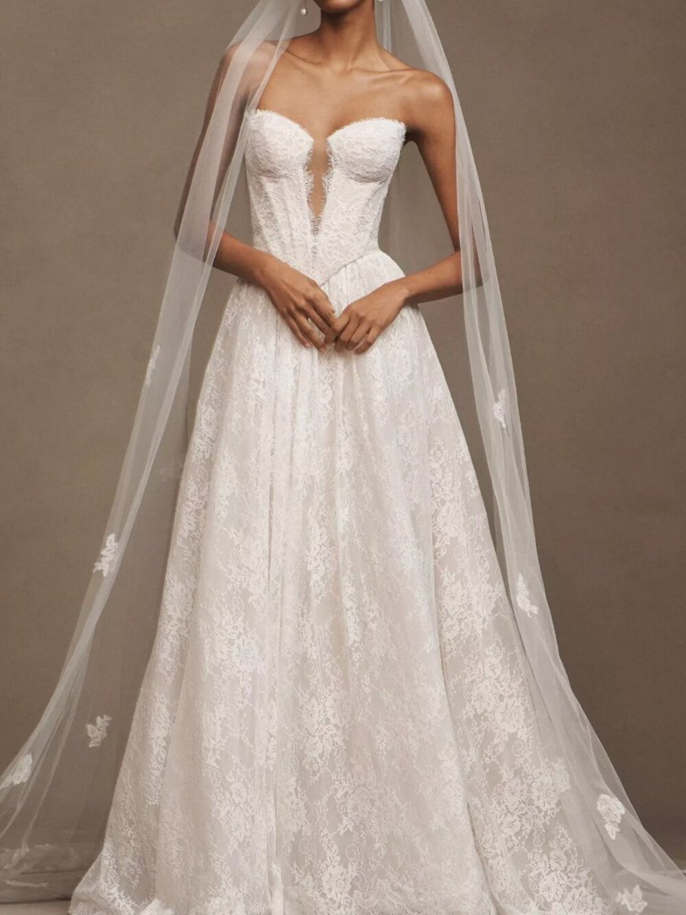 Wtoo by Watters Charlotte Basque-Waist A-Line Lace Wedding Gown - US 0